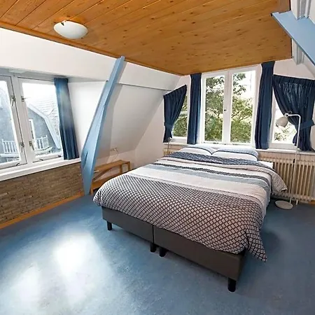 Guest house Familiesuite Molenstraat 3*